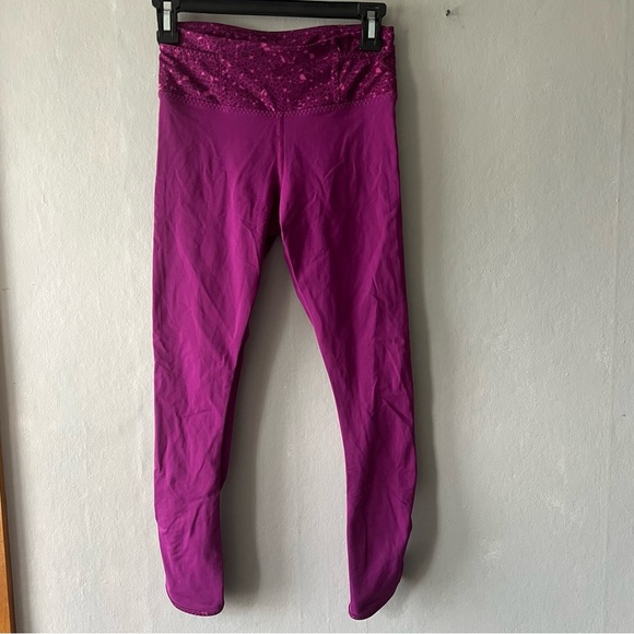 Lululemon Regal Plum Real Quick Tight Leggings Size 4 - Picture 1 of 8